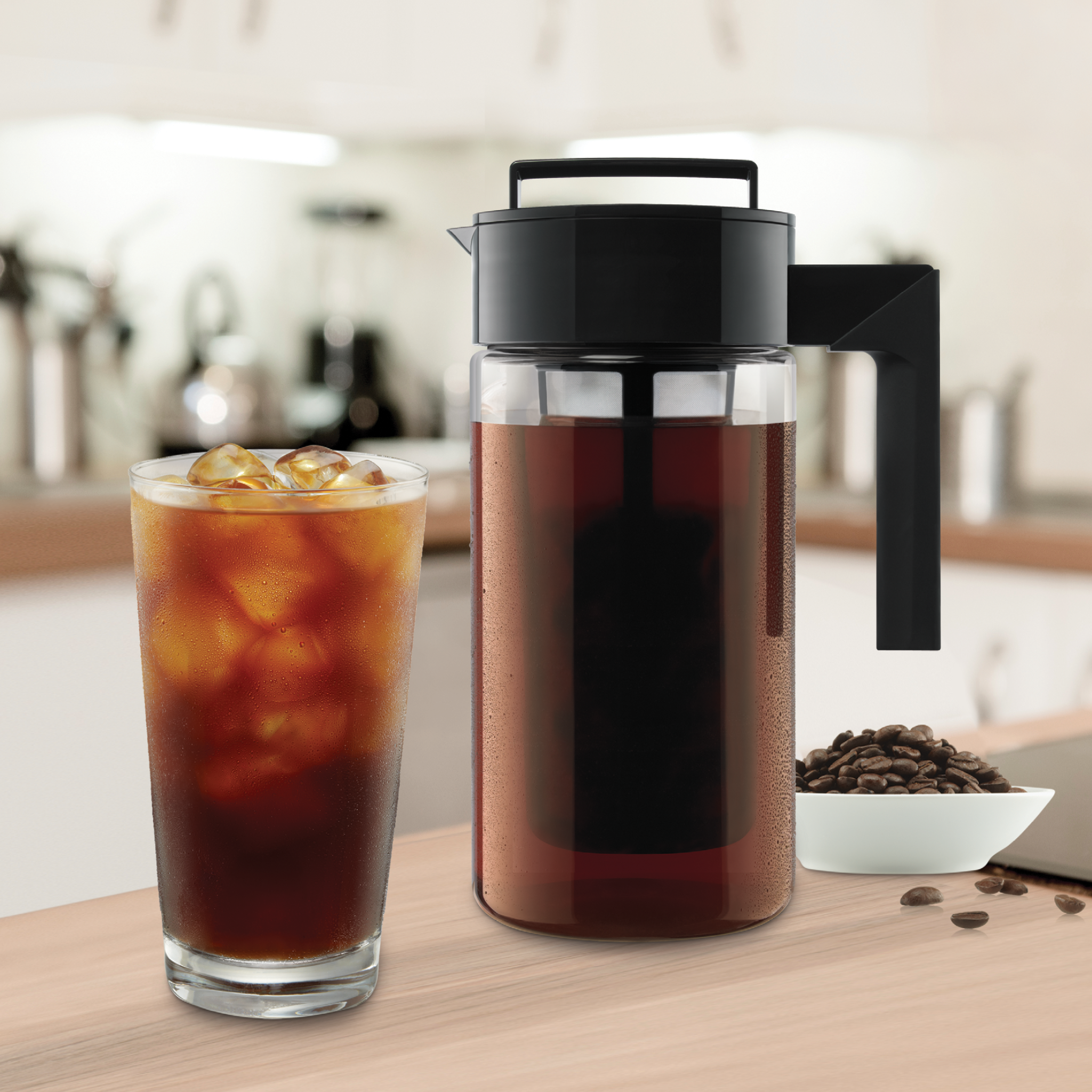 10310-ColdBrewCoffeeMaker-1qt-lifestyle2.png